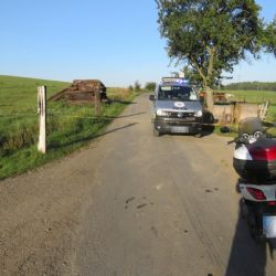 Děpoltovice: Nepřizpůsobil rychlost a upadl s motocyklem na zem