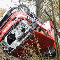 Děpoltovice: U obce havarovala hasičská cisterna