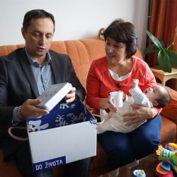 Děti odcházející k pěstounům dostanou od kraje Krabičku do života