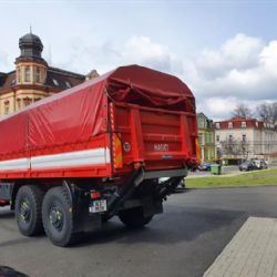 Distribuce roušek do škol na Ašsku