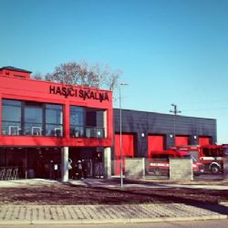 Dnes v poledne se rozezní sirény k uctění památky obětí tragické události v Ostravě