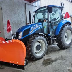 Dolní Nivy: Obec pořídila nový traktor 