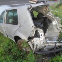 Dolní Žandov: Řidička po střetu s kancem narazila do nákladního vozidla