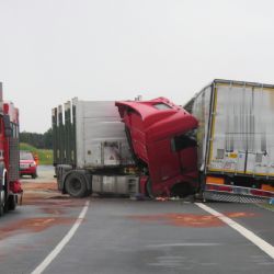 Drmoul: Včerejší srážka kamionů se škodou 1,5 milionu