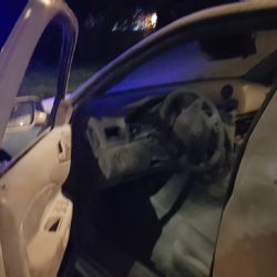 Františkovy Lázně: Požár osobního vozidla zlikvidovali strážníci