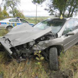 Habartov: Střet dvou vozidel. Škoda 130 tisíc