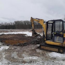 Habartov: Žulové dlažební kostky odcizil za pomoci bagru