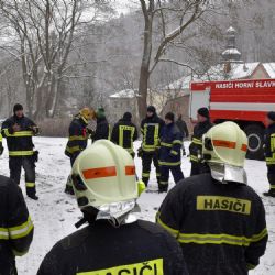 Horní Slavkov: Dobrovolní hasiči cvičili zásah v hořícím bytě