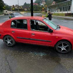 Horní Slavkov: Zaparkované vozidlo poničil sekerou