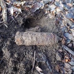 Horní Žďár: Při procházce s detektorem nalezl granát