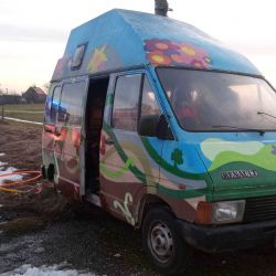 Hranice: Hasiči nalezli v autě osobu bez známek života 