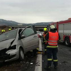 Jenišov: Při dopravní nehodě se zranily tři osoby 