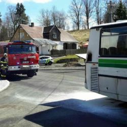 Jindřichovice: Hasiči likvidovali požár autobusu