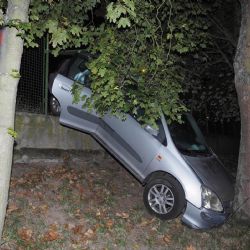 Karlovy Vary: Dvakrát způsobil dopravní nehodu, vždy nadýchal téměř 4 promile