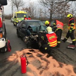 Karlovarsko: Během víkendu se při dopravních nehodách zranilo deset lidí
