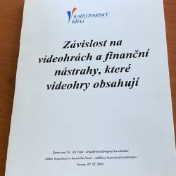 Karlovarsko: Byla vydána unikátní publikace o závislosti na videohrách