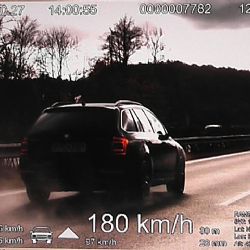 Karlovarsko: Cizinec jel po šestce 180 km/h