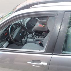 Karlovarsko: Hasiči zachránili malé dítě zabouchnuté v autě 