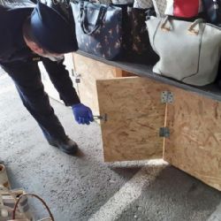 Karlovarsko: Na konci minulého týdne zajistili celníci zboží za více než 2 miliony 