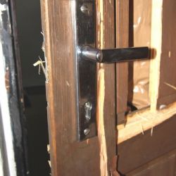 Karlovarsko: Násilně vnikl do bytu své bývalé družky