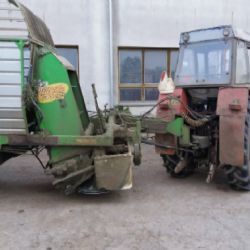 Karlovarsko: Odcizil nastartovaný traktor i s vlekem