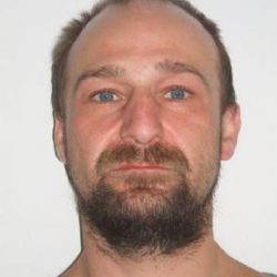 Karlovarsko: Policie pátrá po uprchlém vězni 