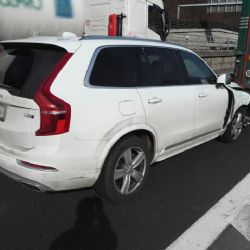 Karlovarsko: Přehlédla nákladní vozidlo