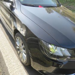 Karlovarsko: Řidič s přívěsem narazil do svodidel