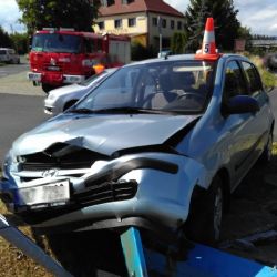 Karlovarsko: Řidička na benzínce narazila do ukazatele ceny