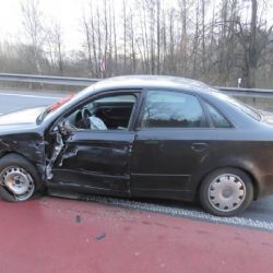 Karlovarsko: Střet dvou vozidel