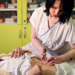 Karlovarský kraj: Od května proběhne další zvýšení mezd zaměstnanců KKN 