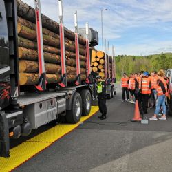 Karlovarský kraj: Studenti se účastnili kontroly nákladních vozidel