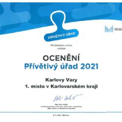 Karlovarský magistrát získal titul Přívětivý úřad