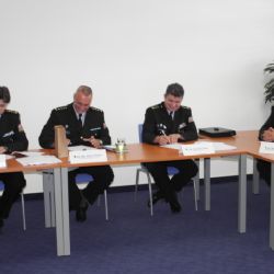 Karlovy Vary: Byla podepsána dohoda o vzájemné spolupráci policie a vězeňské služby