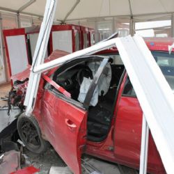 Karlovy Vary: Chtěl si vzít život. S vozidlem najel do stanu