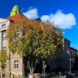 Karlovy Vary: Do večera musí nájemníci opustit své byty, nařídil kraj