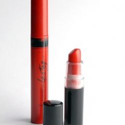 Karlovy Vary: Dvojice mužů kradla především řasenky a rtěnky