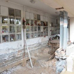 Karlovy Vary: Havárie kolumbária v Rybářích bude na Dušičky provizorně opravena