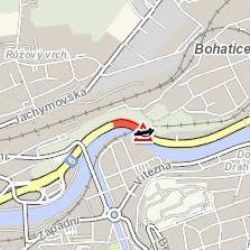 Karlovy vary: Hromadná nehoda sedmi vozidel