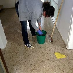 Karlovy Vary: Kradla v bytě, ve kterém pracovala