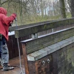 Karlovy Vary: Lávka na Karlově stezce prochází opravou