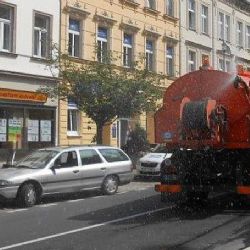 Karlovy Vary: Město zchladí kropicí vozy