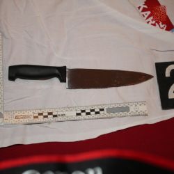 Karlovy Vary: Muže pobodala jeho přítelkyně. On tvrdil, že ho napadl neznámý pachatel