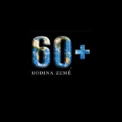 Karlovy Vary: Na Hodinu Země potemní kostel a lázně