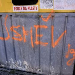 Karlovy Vary: Nasprejovala několik nápisů
