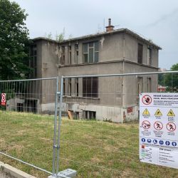 Karlovy Vary: Objekt bývalé patologie čeká demolice