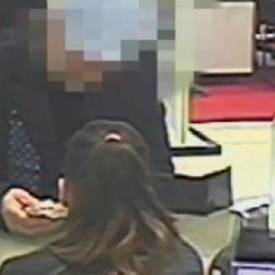 Karlovy Vary: Okrádal pokladní v bankách. Obohatil se téměř o 80 tisíc