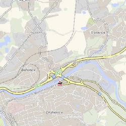 Karlovy Vary: Osobní vozidlo narazilo do dopravního značení