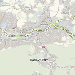 Karlovy Vary: Osobní vozidlo narazilo do několika svodidel