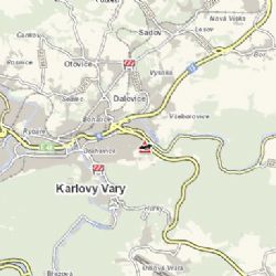 Karlovy Vary: Osobní vozidlo narazilo do stromu